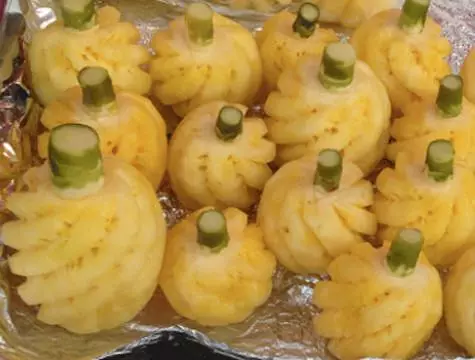 泰国的菠萝是如此品种的眼睛拆卸。
