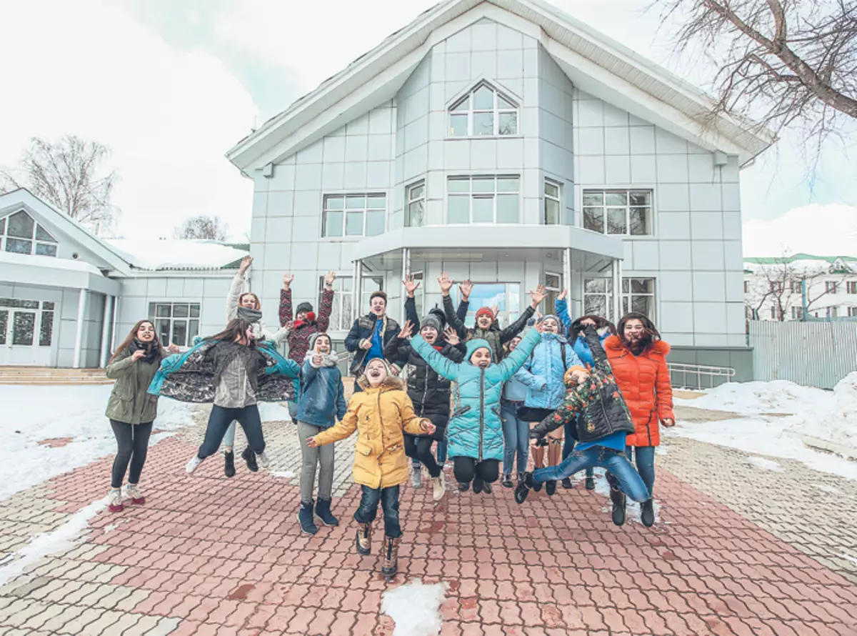 База 2019. Участники шоу колледж где живут. Ты супер фото подмосковного пансионата где живут участники.