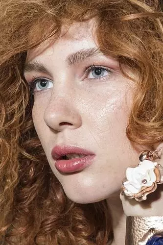 Freckles zehmet e ku meriv makeup veşêre