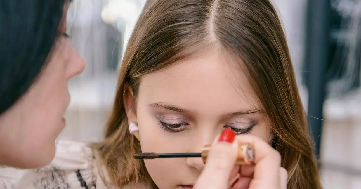 Segredos de maquillaxe infantil: non volte ao bebé nunha boneca