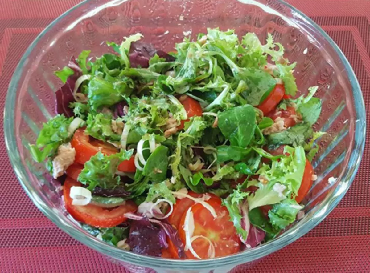 Salad sareng tunai - idéal pikeun diet