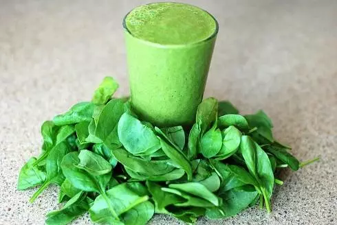 Make a smoothie spinach
