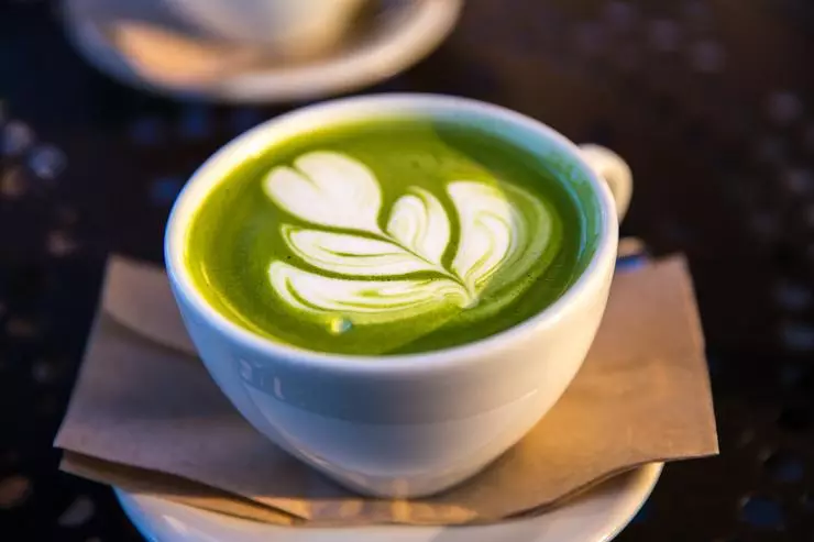 Investigación enlace de té verde con varios beneficios de salud.
