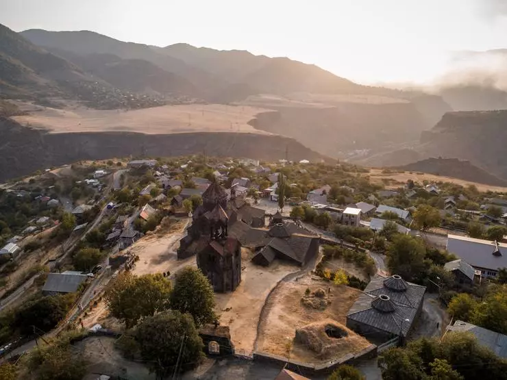 In Armenië moet jy Yerevan en die stad naby Sevan besoek