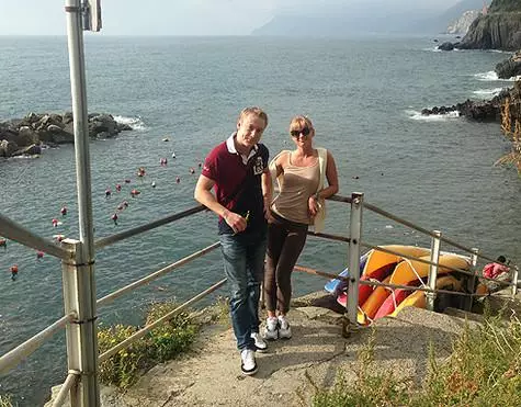 Anastasia Zadorozhnaya i Sergey Slavonovi u Italiji. ,