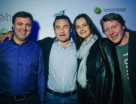 Alexander Demidov je došao na čestitajući kolegama i prijateljima. .