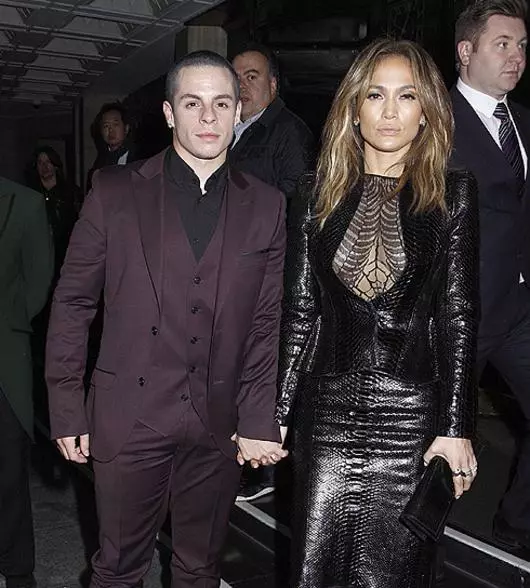 Jennifer Lopez memecah dengan Casper Smart?