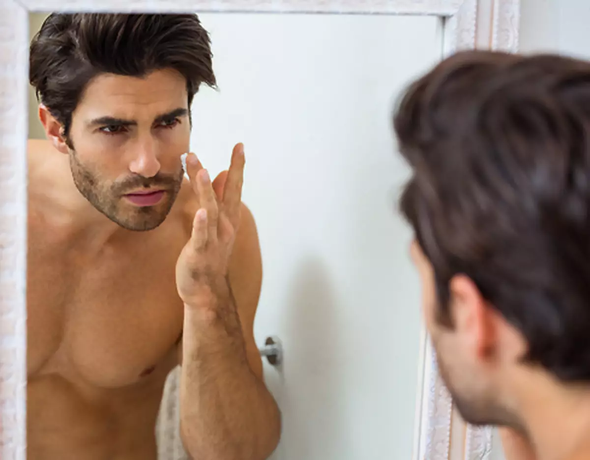 Cosmetología de los hombres: Epilation, Botox y Chin Correction.