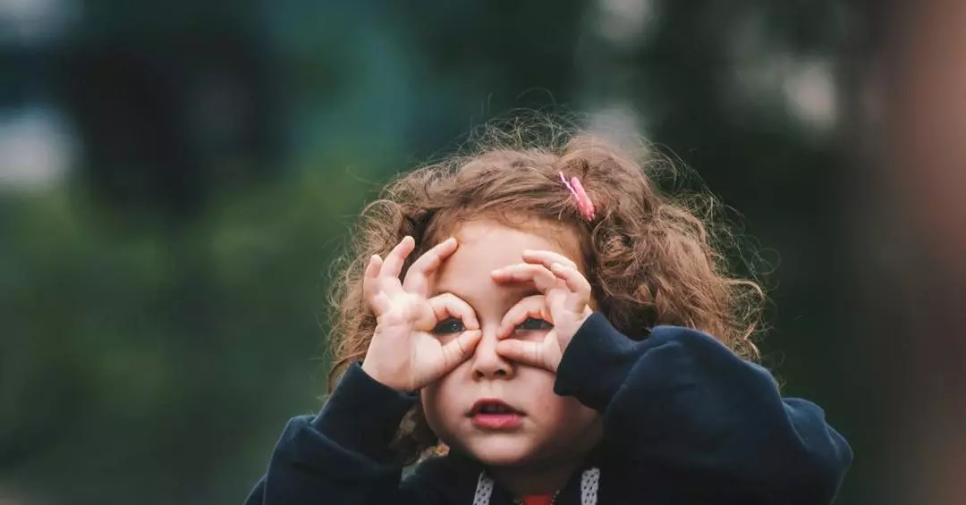 Zachowujemy się dobrze: jak obrócić dziecko w neurotycznym