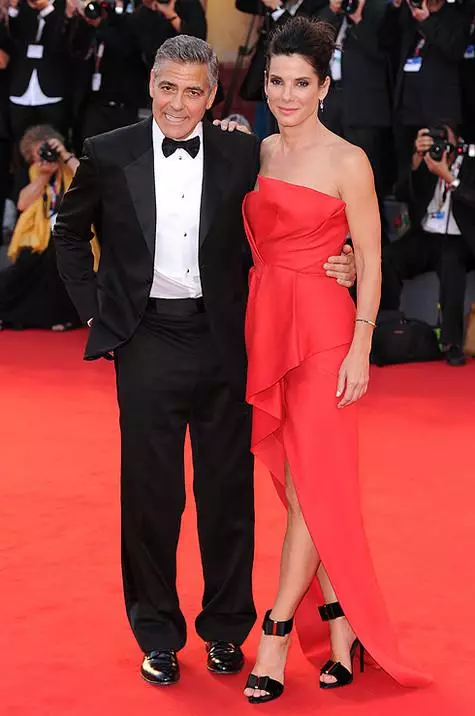 Sandra Bullock thiab George Clooney. Yees duab: Rex nta / Fotodom.ru.