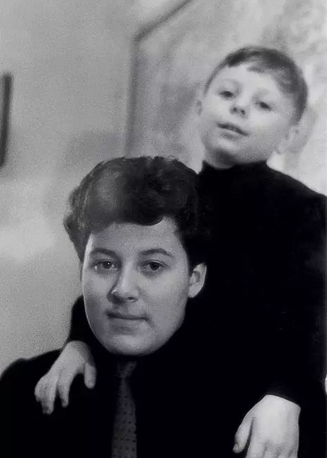 I fratelli hanno legato una forte amicizia. Nikita e Yegor si sono sempre posati perfettamente, nonostante la differenza di dieci anni di età. Foto: archivio personale Ariadna Bazhova-Gaidar.