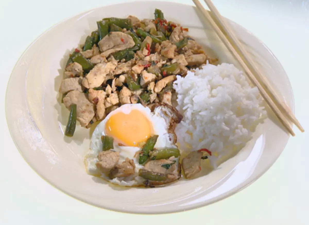 Comment faire cuire le poulet en thaï 16989_1