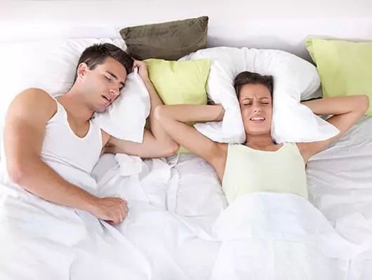 სიმღერა Snoring ხელს შეუწყობს სიმღერა