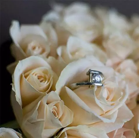 Fotografija prstenova pojavila se u mikroblom bakhtiyar salimov. Foto: instagram.com.