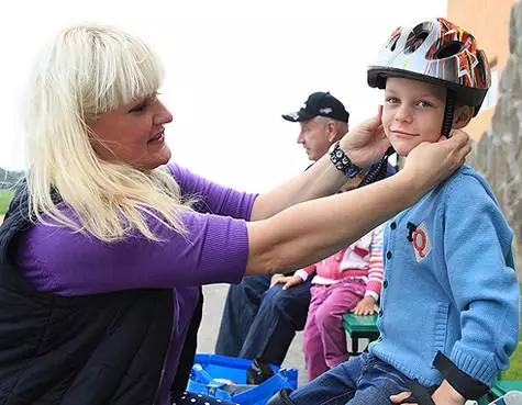 Margarita Sulankina nrog cov menyuam yaus. Yees duab: Lilia ShaliTskaya.