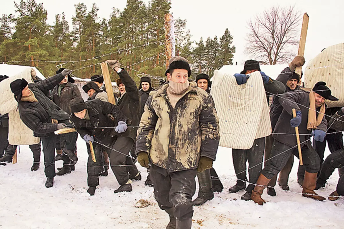 Die Filmcrew musste nicht weit überlassen - ausgezeichnete Standorte für Straßenszenen wurden in der Region Moskau und unter Torzh gefunden