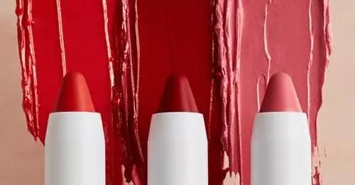 A riot of paints: how beautiful to make lips