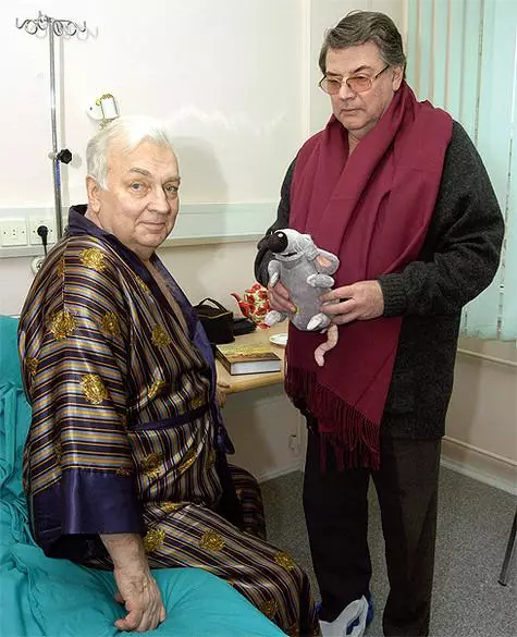 အလက်ဇန်းဒါး Shirvindt နှင့် Mikhail Derzhavin ။ Photo: အလက်ဇန်းဒါးကူးပြောင်းရွှေ့ခြင်း
