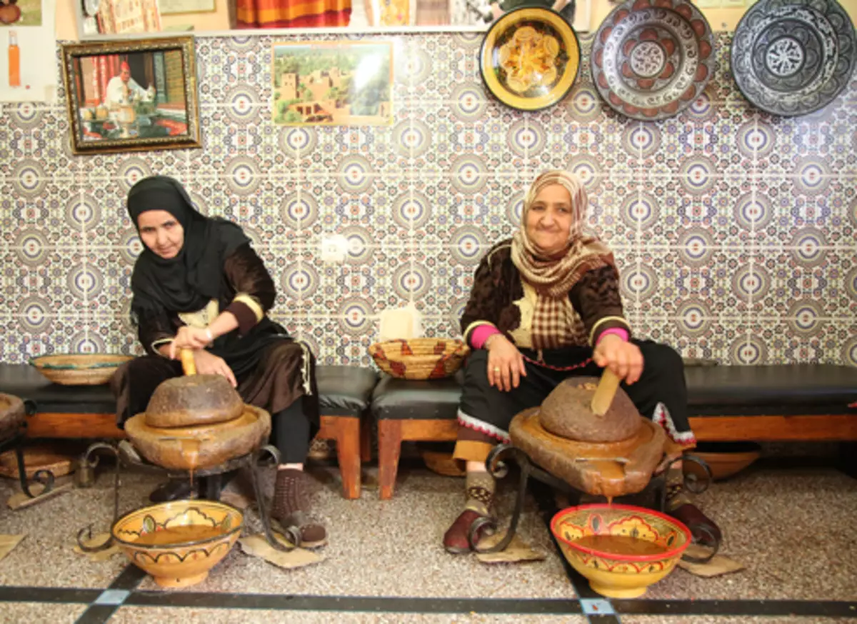 Arganovo ulje u Maroku čine u dobi