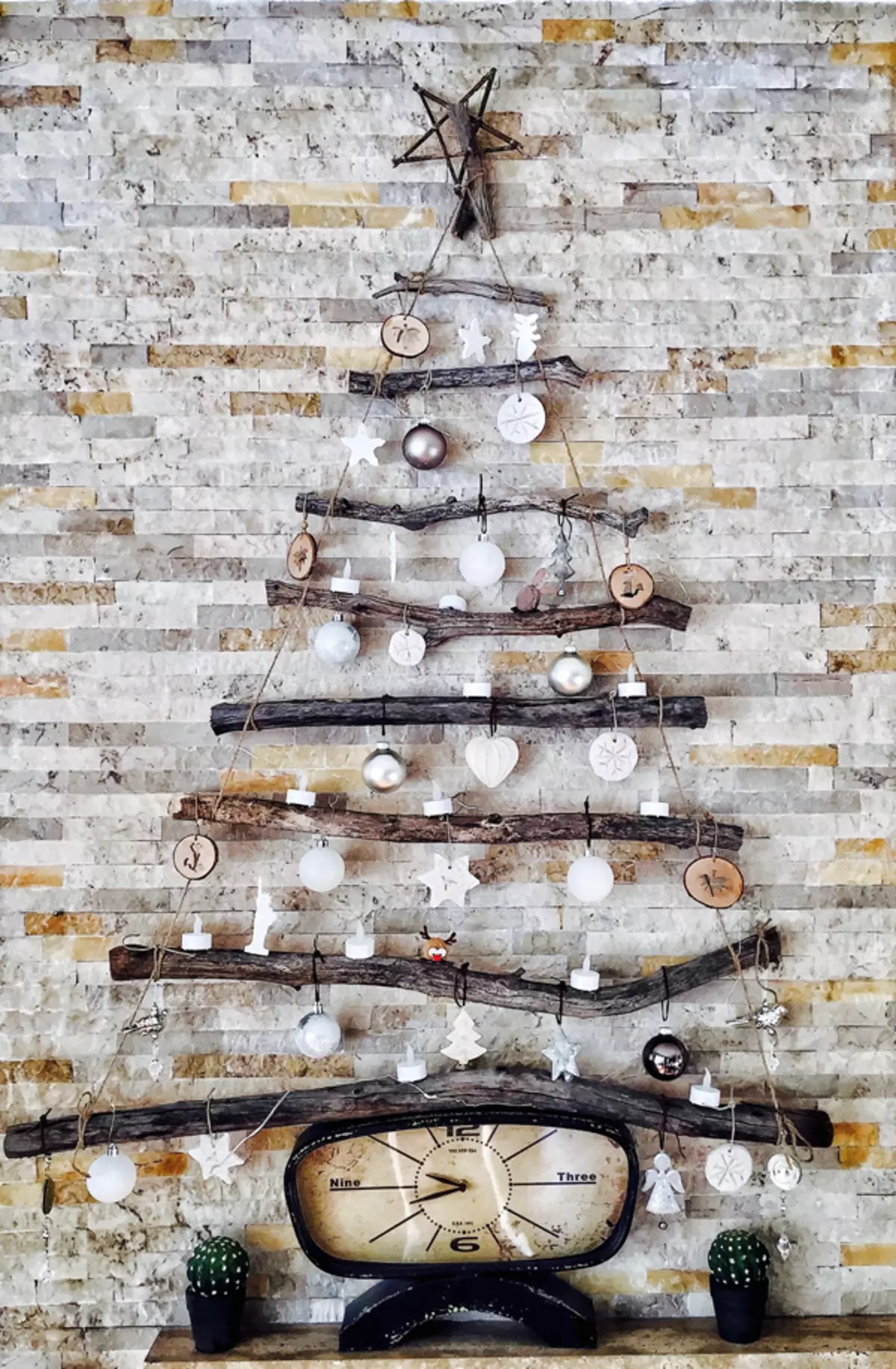 Geleneksel Noel ağacı orijinal iç aksanıyla değiştirilebilir