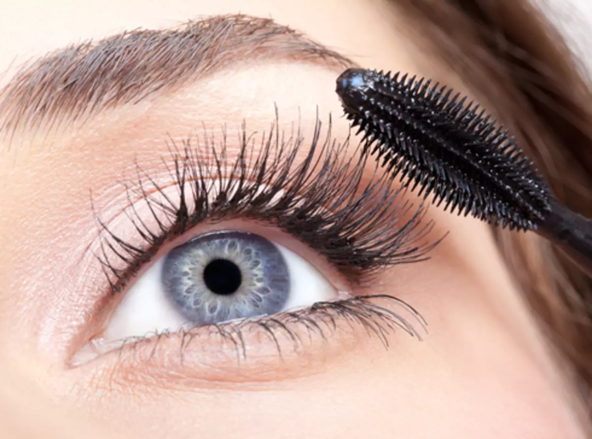 Butterfly Wings: 8 Masters for eyelashes guaranteeing volume