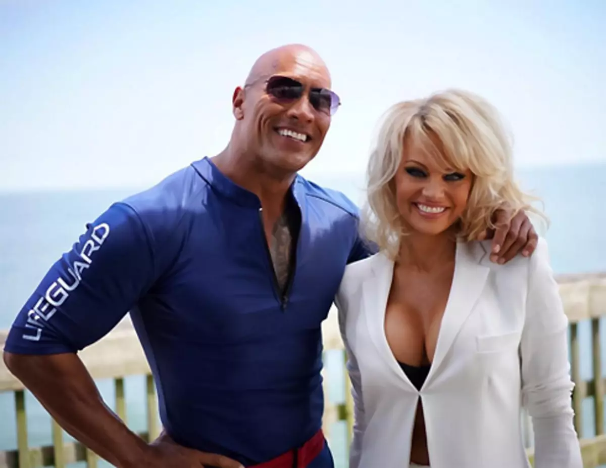 Pamela Anderson va fi din nou o salvare malibu