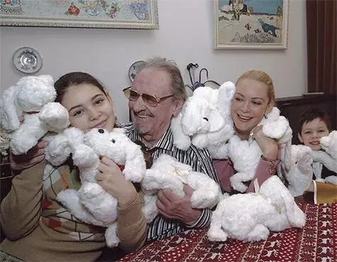 A nagyapja Yuri Yakovlev. Segített Masha nagyon, amikor először szerepelt a sorozatban. Fotó: Archívum MK.