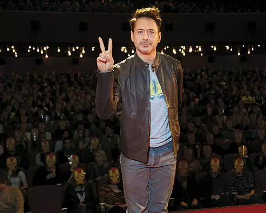 Robert Downey Jr.: "Mano paskutinis feat - keičiasi vystyklai"