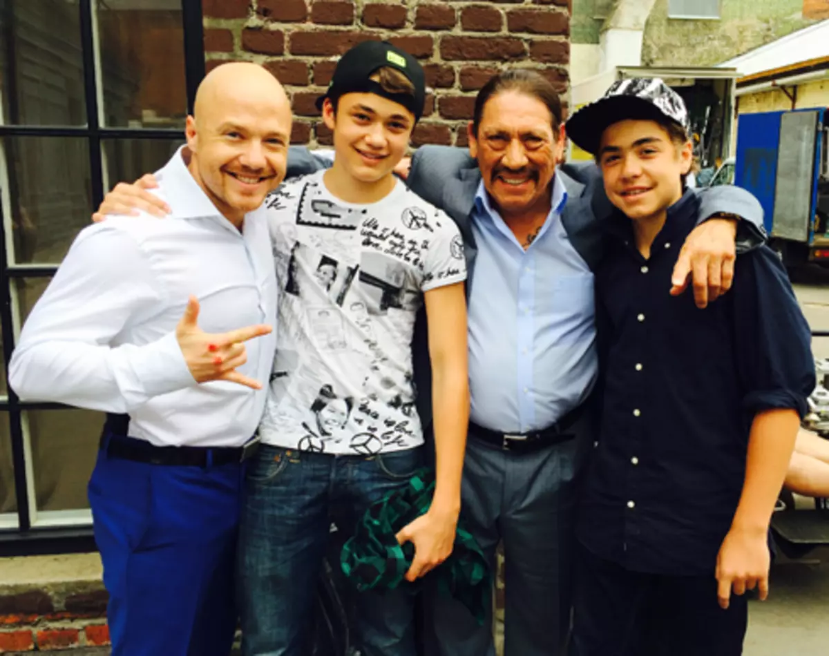 Evgeny i sinovi Aleksei i Lvom i Hollywood Actor Danny Trekho
