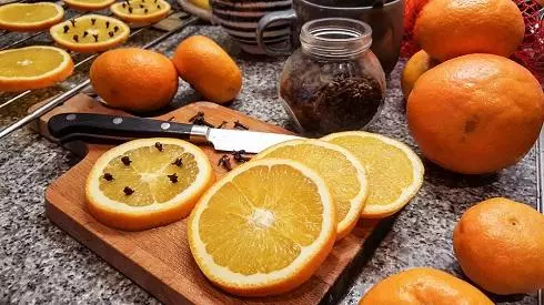 柑橘的味道提醒假期