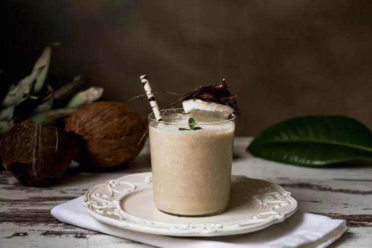 Like other alternatives to mallak on a vegetable basis, coconut milk often contains added thickeners and other ingredients