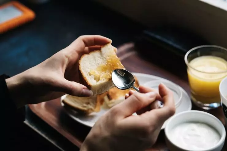 Skrandis šoko: 3 produktai pusryčiams, kurie nebus naudingi