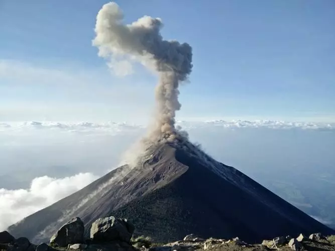 Los volcanes anhelan los extremos de todo el mundo.