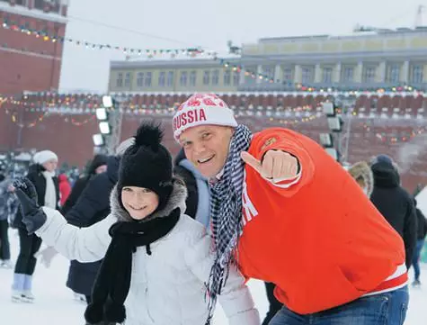 Kirill vuole davvero sua figlia di amare gli sport. Sì, e la nastya stessa non è contro: dalla prima infanzia, è già impegnata in varie sezioni sportive. Foto: Alexey Yushkov.