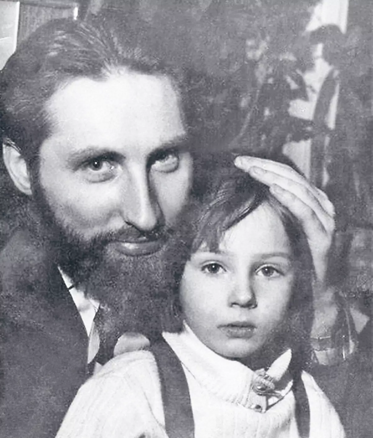 Natalia com padre Peter Kadochnikov