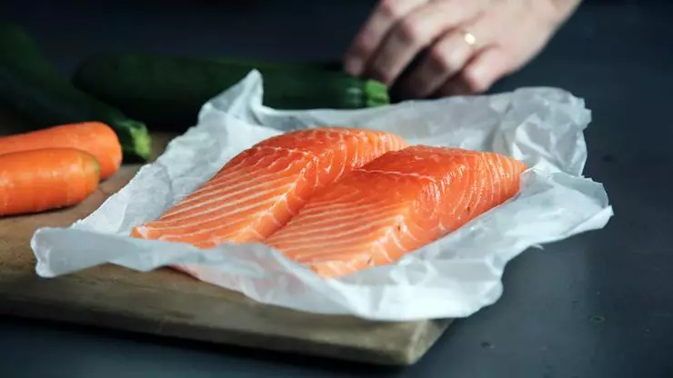 Eat Salmon Filler op d'mannst e puer Mol am Mount