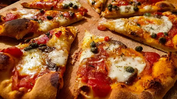 Pizza on bread turns out no worse than on the test