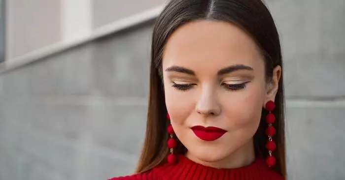 Chic, Glitter: Airíonna Só Makeup