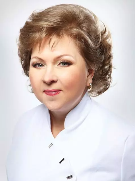 Олена Карпова.