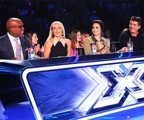 Britney Spearsは「X-Factor」ショーを表示します。写真：twitter.com。