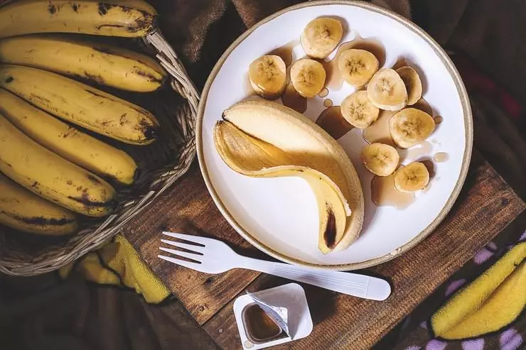 Banaanissa sisältää prebiootteja