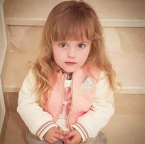 Віка Макарська розповіла, що не буде кричати на своїх дітей. Фото: Instagram.com/makarskie.
