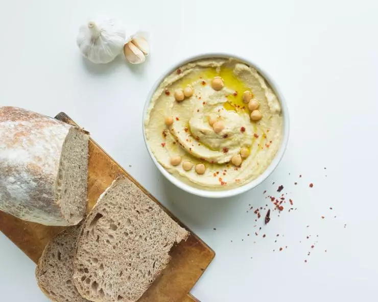 Hummus - Foinse próitéine agus cailciam