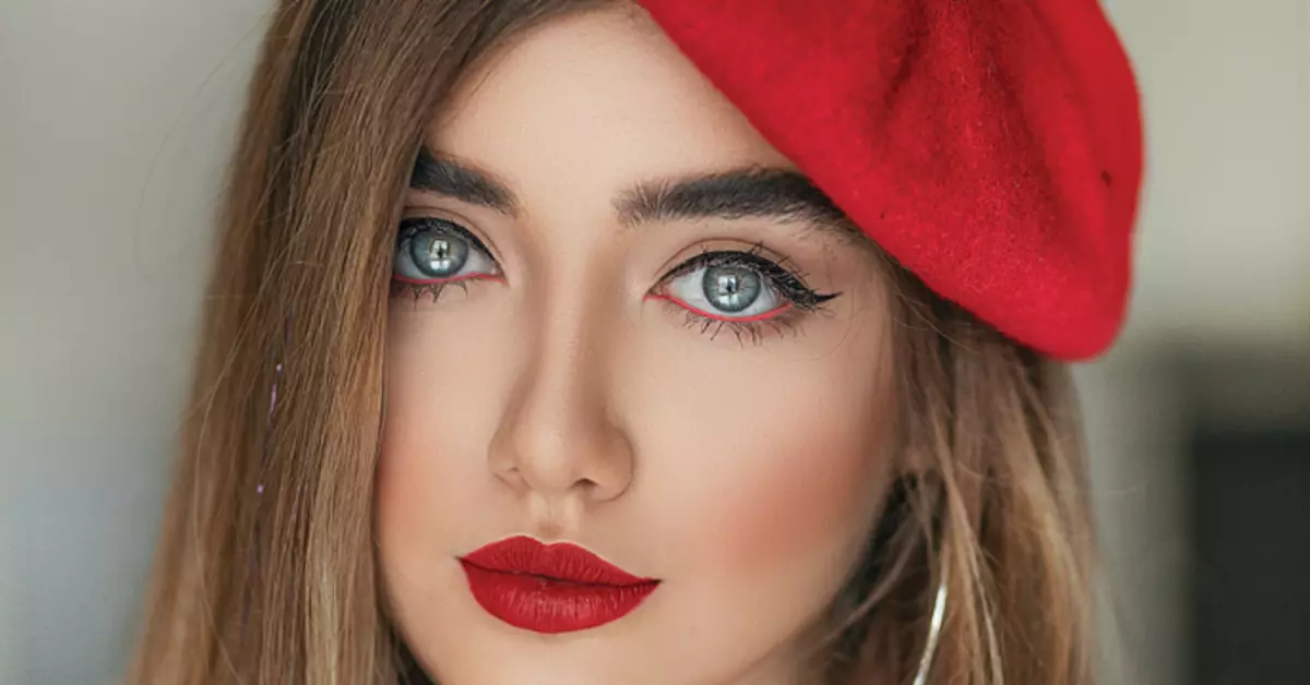 Scarlet Dawn: Red Lips vėl mados