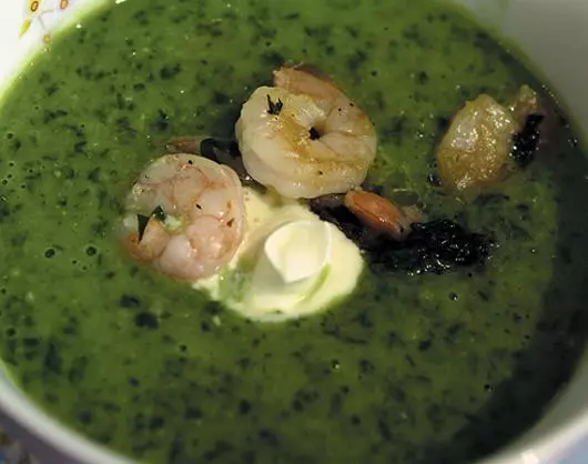 Green shrimp soup: masarap at mababang calorie