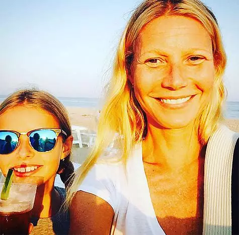 Gwyneth Paltrow alaba batekin. Argazkia: Instagram.com/gwynehpaltrow.