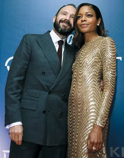 Raif Fayns et Naomi Harris.