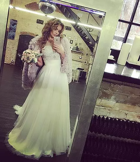 Snapshot iki saka salon wedding bubar muncul ing mikroblog banyu. Foto: Instagram.com/alenavodonaeva.