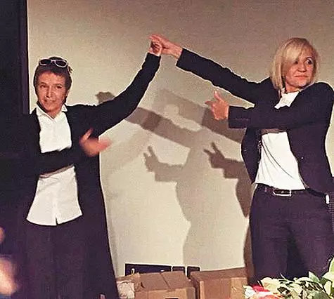 Svetlana Surgani ja Svetlana Ivannicov pärast esitus esietendus. Foto: Instagram.com.