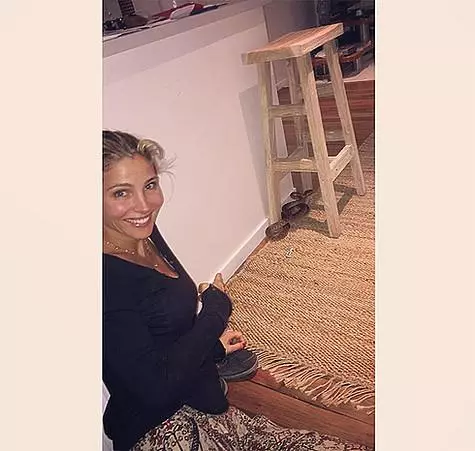 Chris fru Elsa Pataki hittade en orm i sitt hem. Foto: Instagram.com/elsapatakyconfidential.